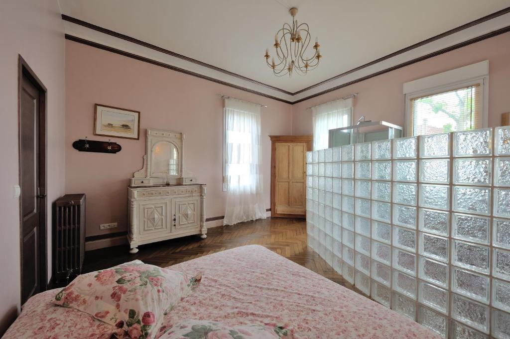 ボルドー クロ デ ブルヴァール Bed & Breakfast 部屋 写真